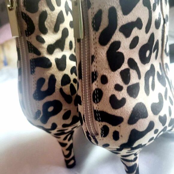 QUPID ANKLE HEEL SHOES Size 8 Without Tag Heel 2 inches - Picture 4 of 8